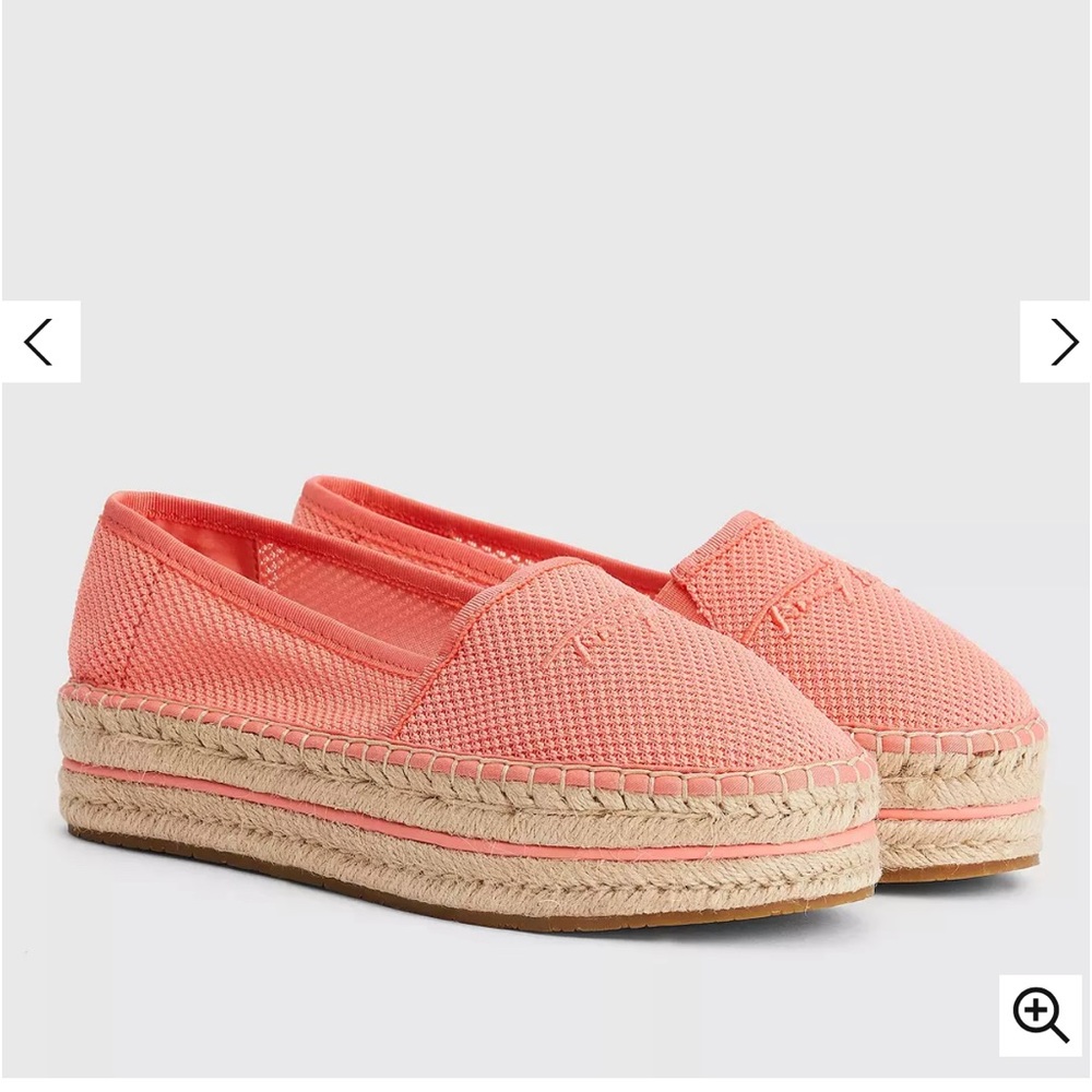Tommy Hilfiger Canvas Flatform Espadrilles, Coral Blossom, size 6.